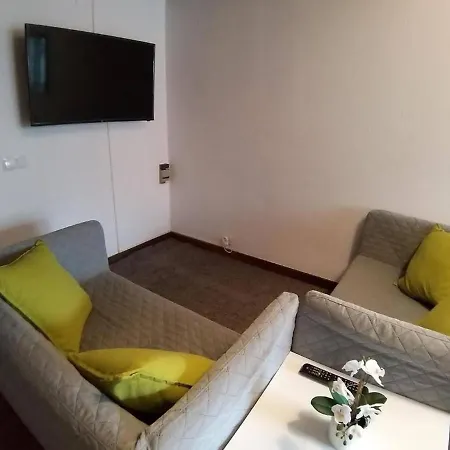 Room In Apartment - Quarto 4 Duplo Com Varanda - Centro Lisboa بيت ضيافة *