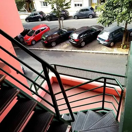 Room In Apartment - Quarto 4 Duplo Com Varanda - Centro Lisboa بيت ضيافة Lisboa