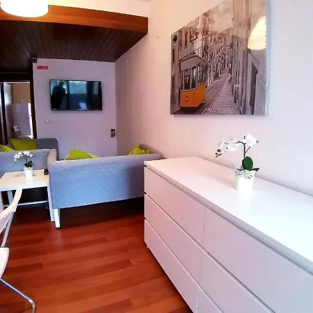 Room In Apartment - Quarto 4 Duplo Com Varanda - Centro Lisboa Pensión *