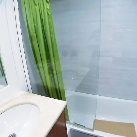 Room In Apartment - Quarto 4 Duplo Com Varanda - Centro Lisboa بيت ضيافة Lisboa