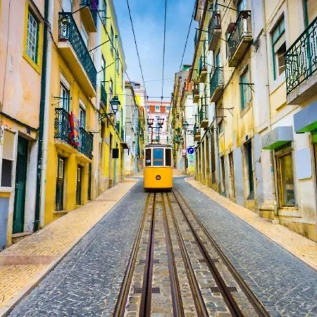 Room In Apartment - Quarto 4 Duplo Com Varanda - Centro Lisboa بيت ضيافة